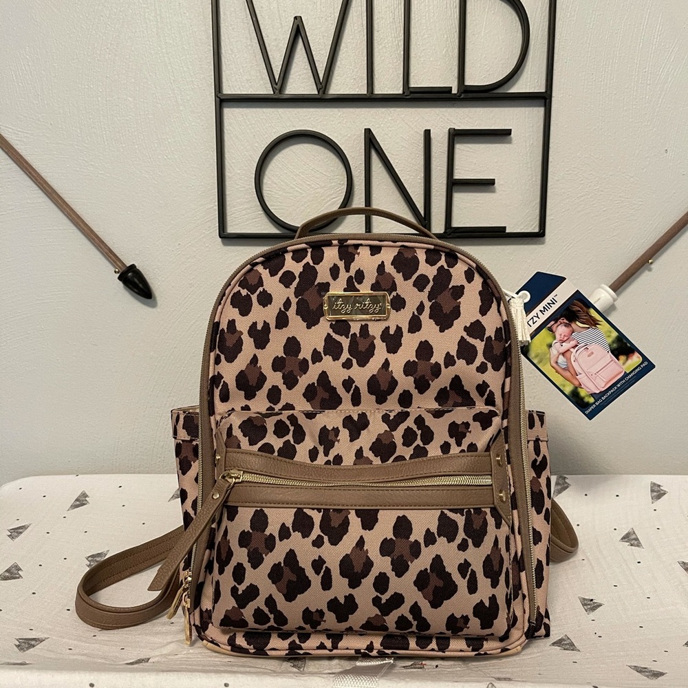 Itzy Ritzy Leopard Mini NWT